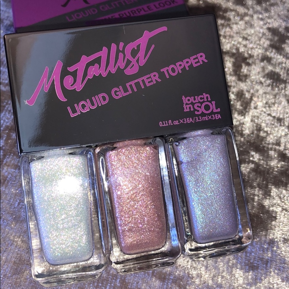 touch in SOL Liquid Glitter Topper